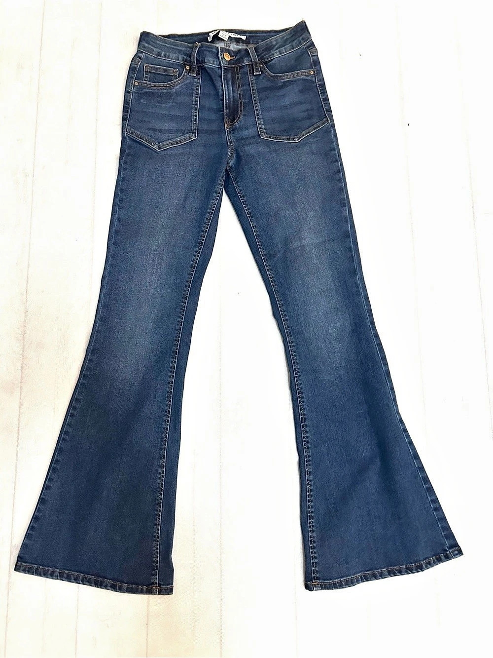Celebrity Pink Flare Jeans in Blue Size 7/28 Like New